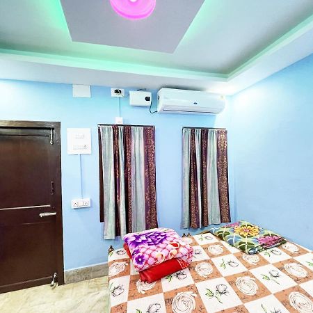 Hotel Radha Krishna Пури Екстериор снимка