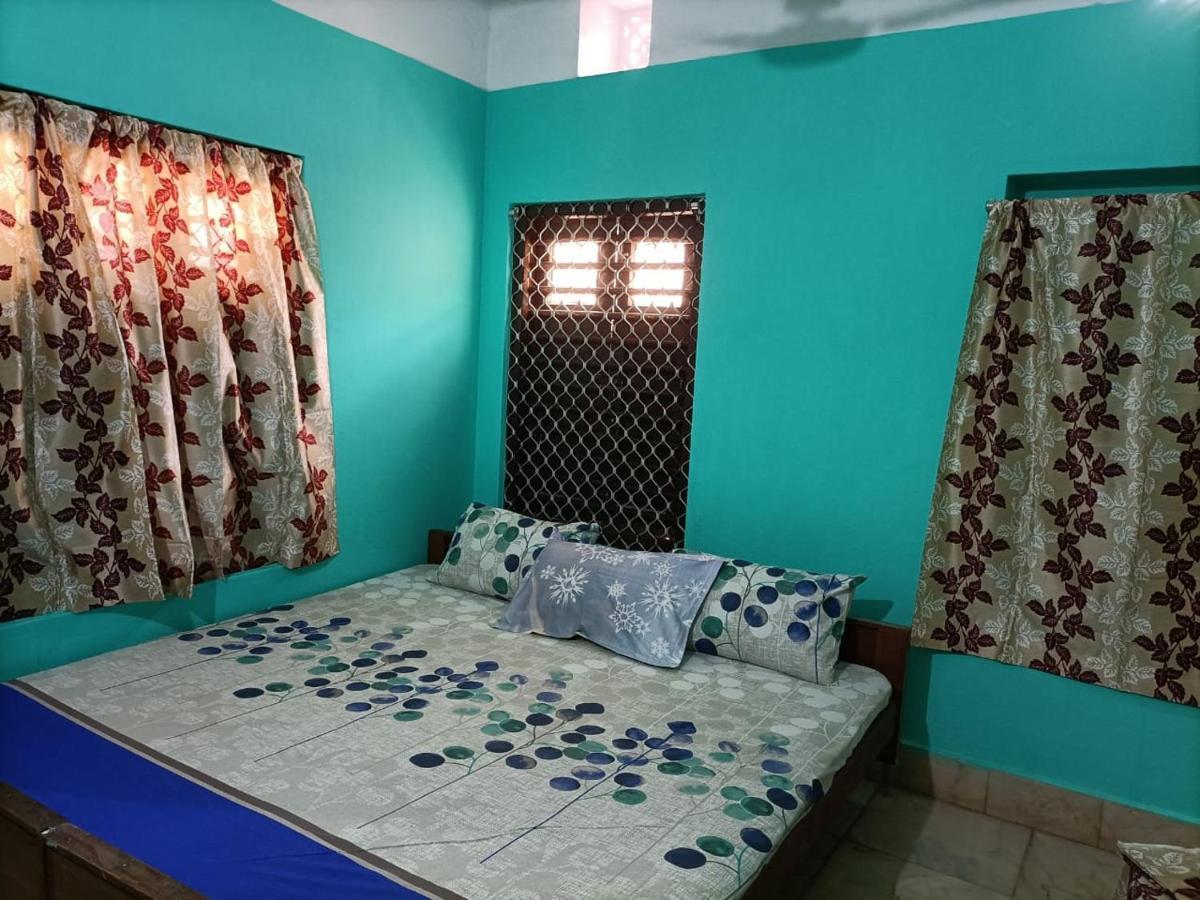 Hotel Radha Krishna Пури Екстериор снимка