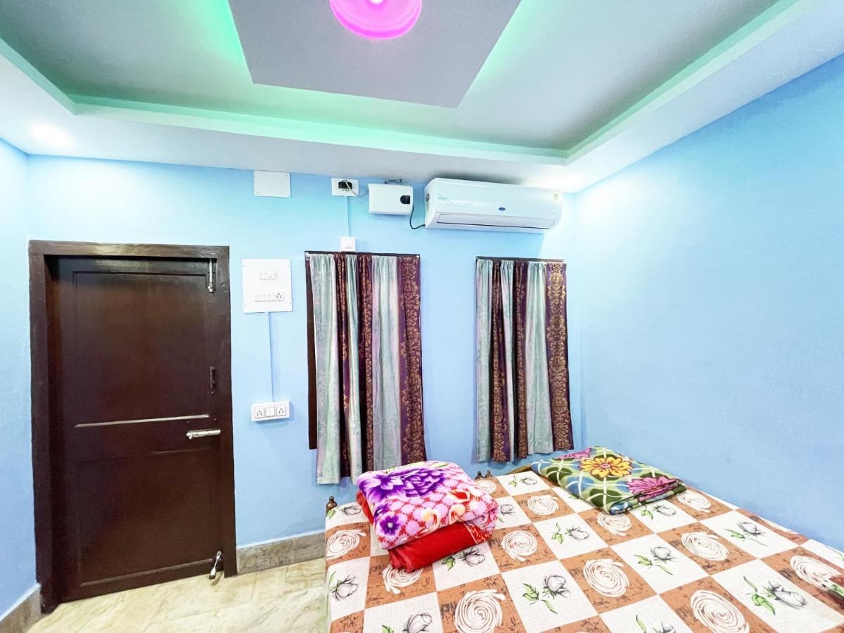 Hotel Radha Krishna Пури Екстериор снимка