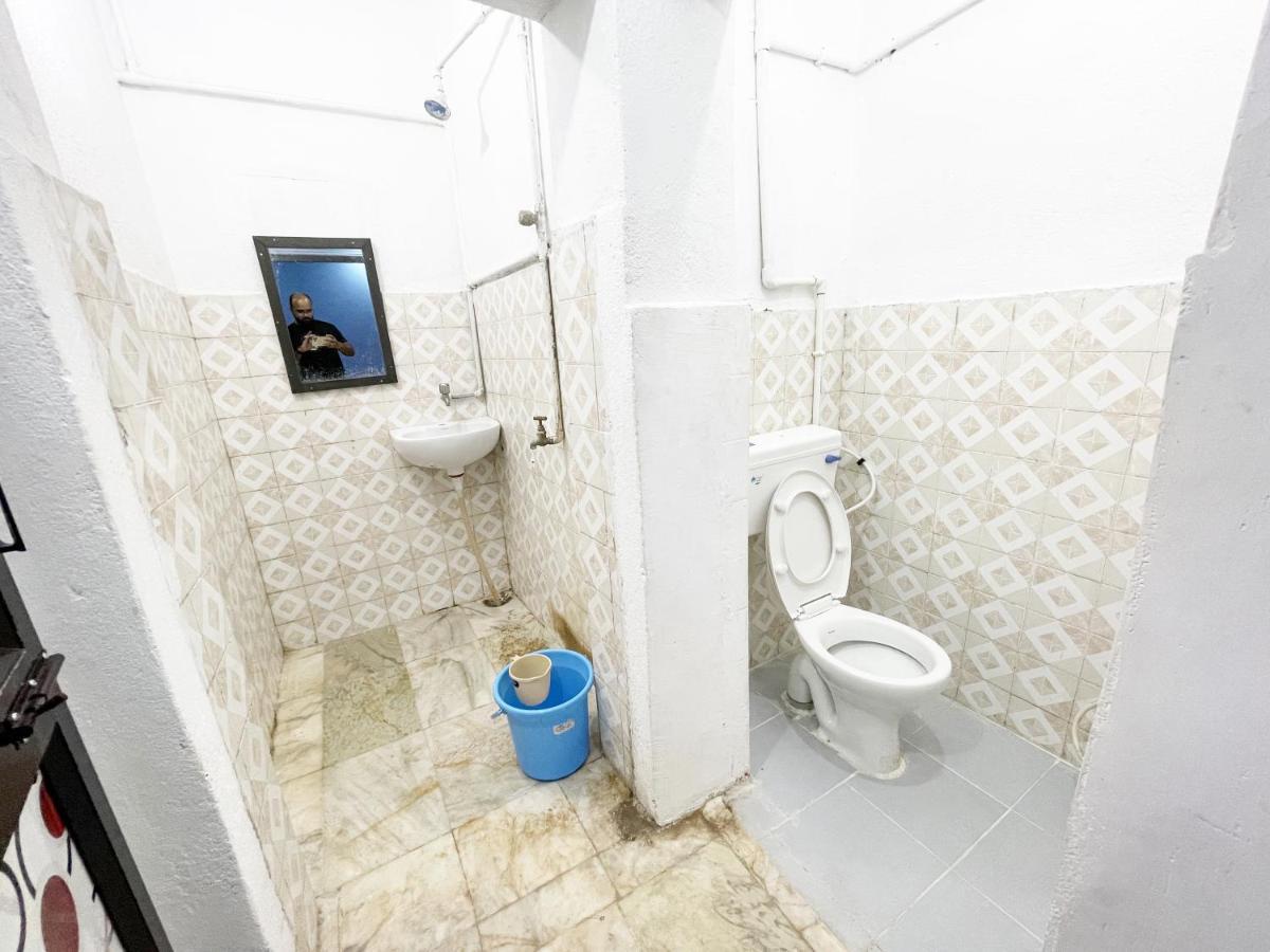 Hotel Radha Krishna Пури Екстериор снимка
