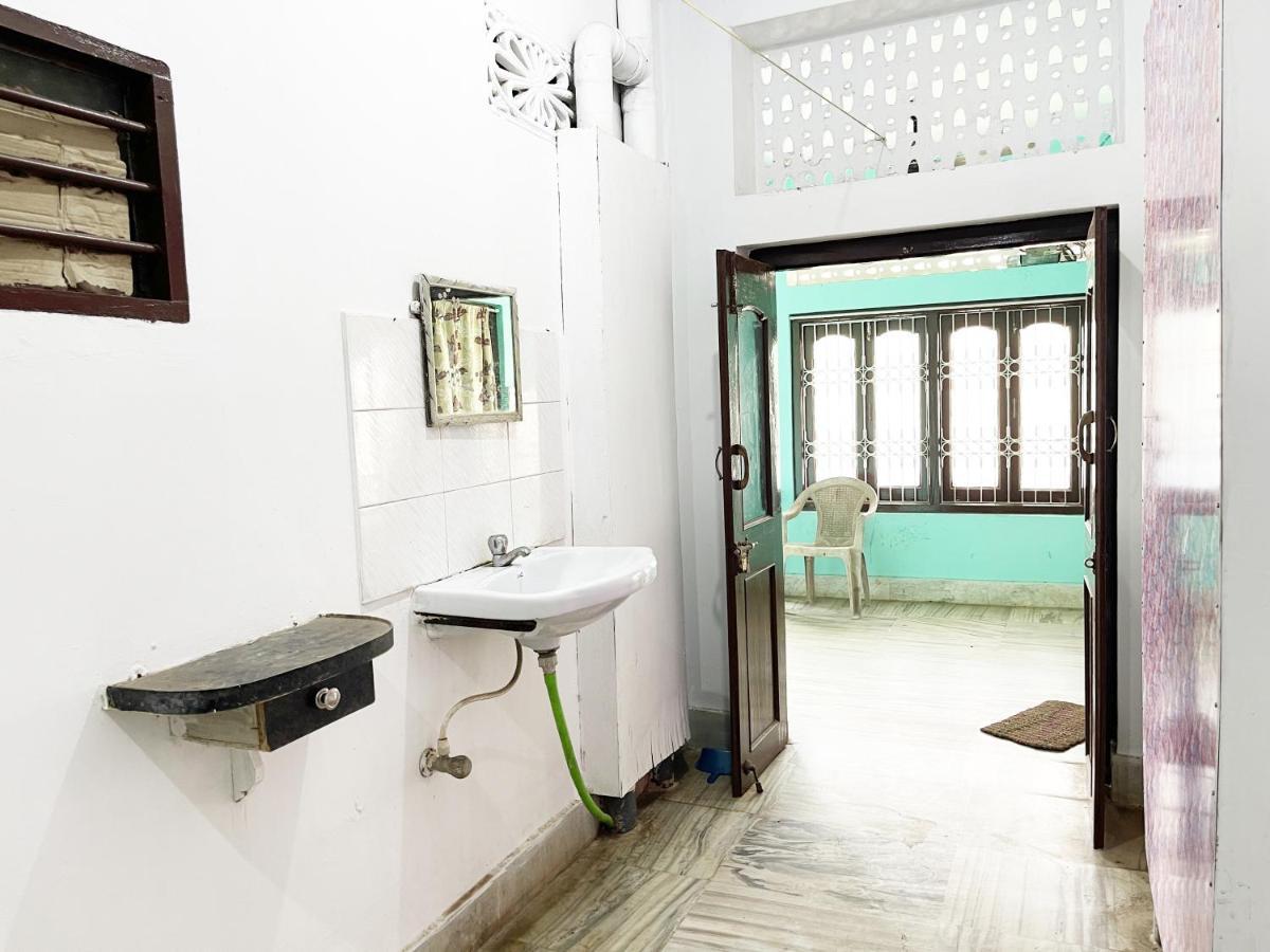 Hotel Radha Krishna Пури Екстериор снимка