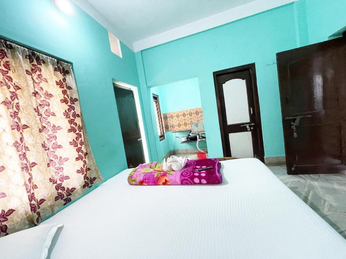 Hotel Radha Krishna Пури Екстериор снимка