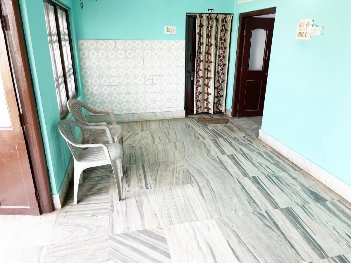 Hotel Radha Krishna Пури Екстериор снимка