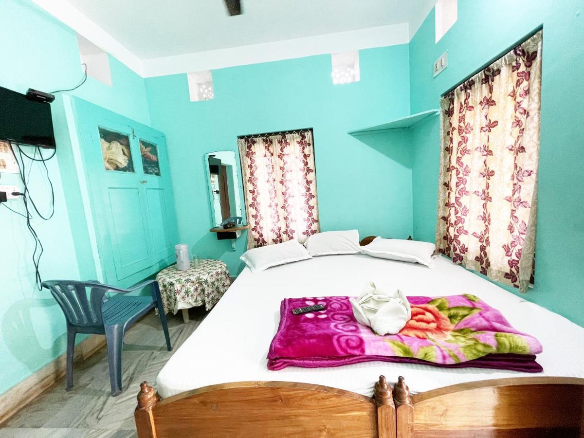 Hotel Radha Krishna Пури Екстериор снимка