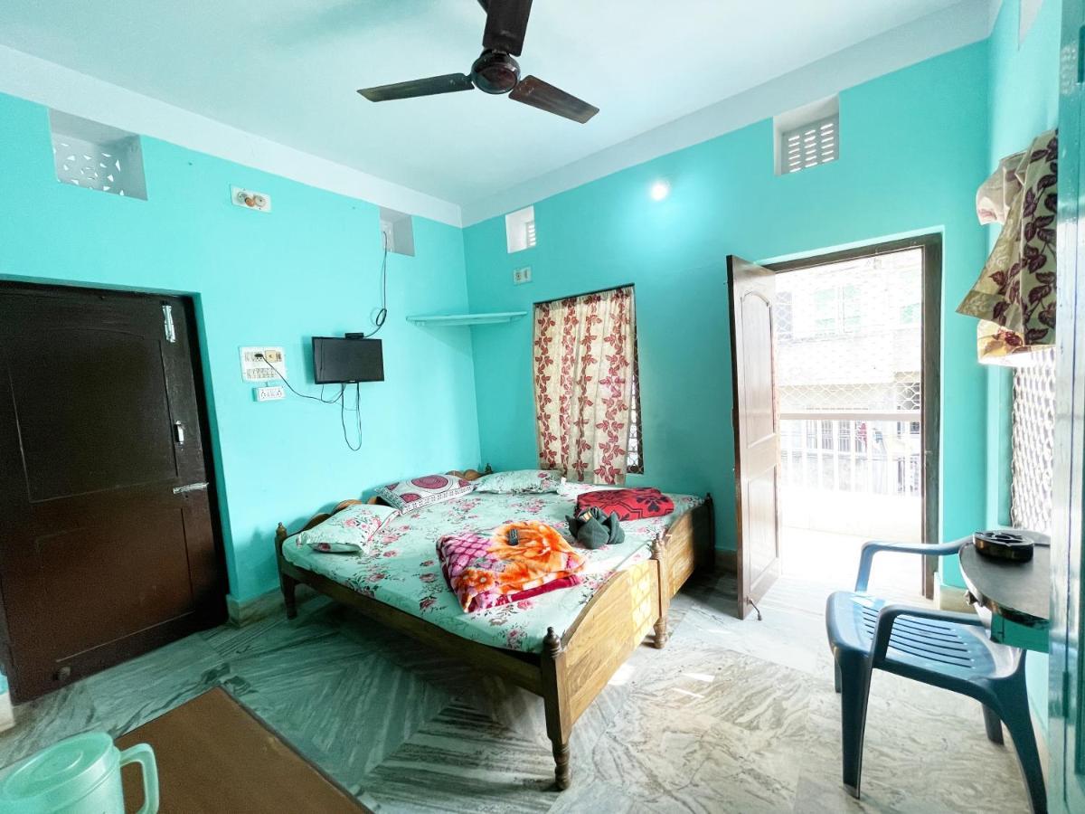 Hotel Radha Krishna Пури Екстериор снимка