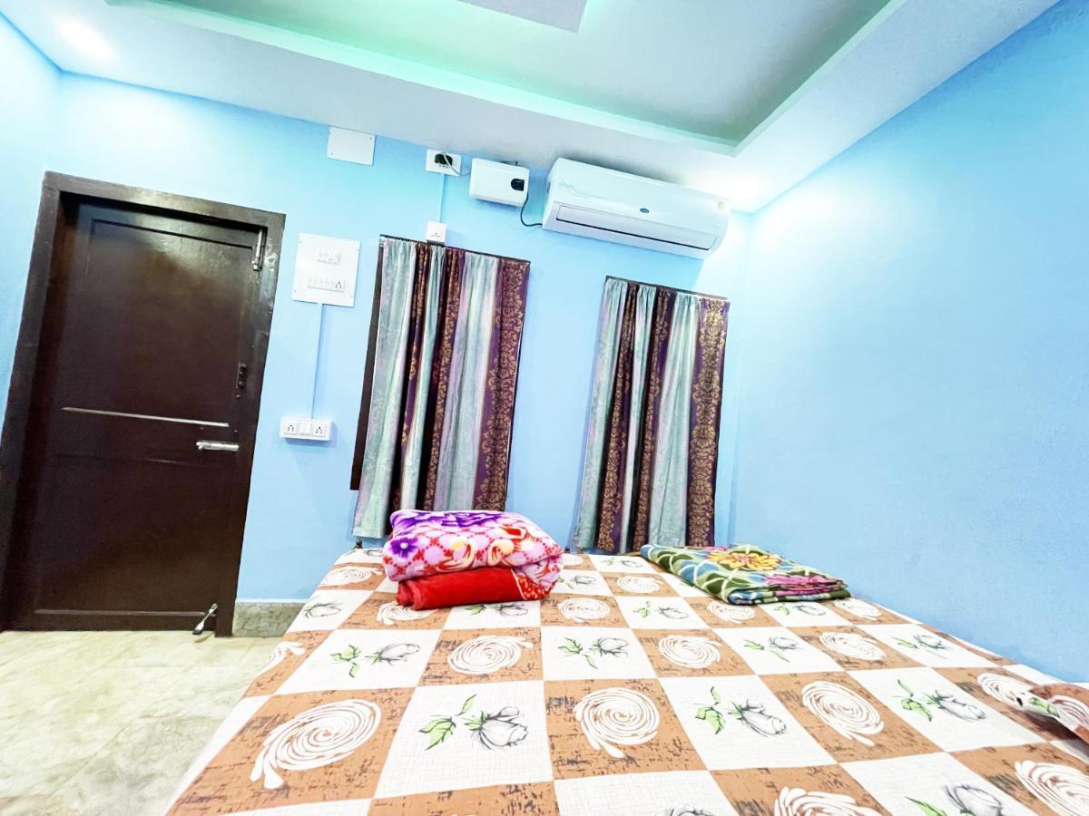 Hotel Radha Krishna Пури Екстериор снимка