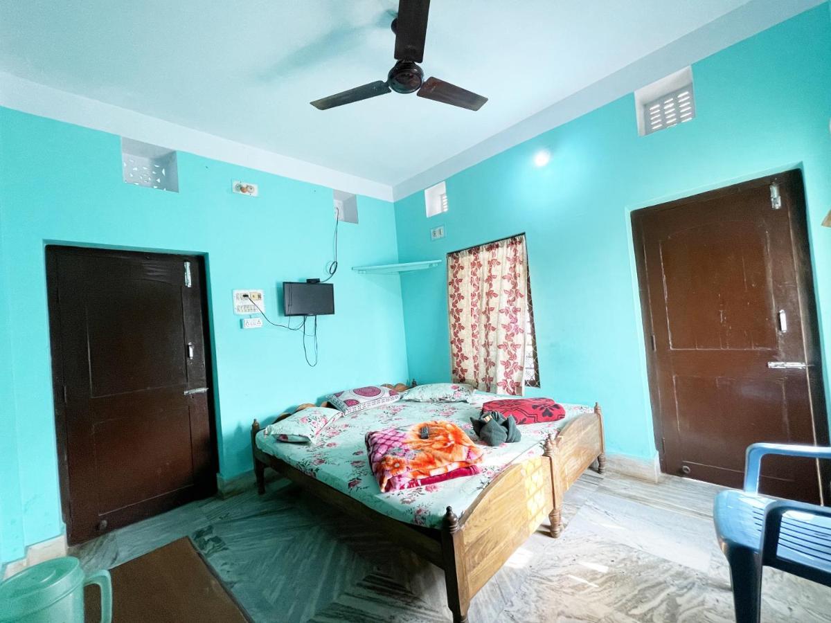 Hotel Radha Krishna Пури Екстериор снимка