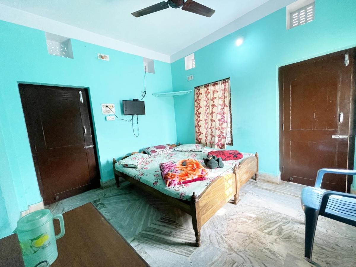 Hotel Radha Krishna Пури Екстериор снимка