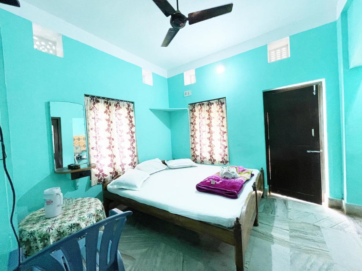 Hotel Radha Krishna Пури Екстериор снимка