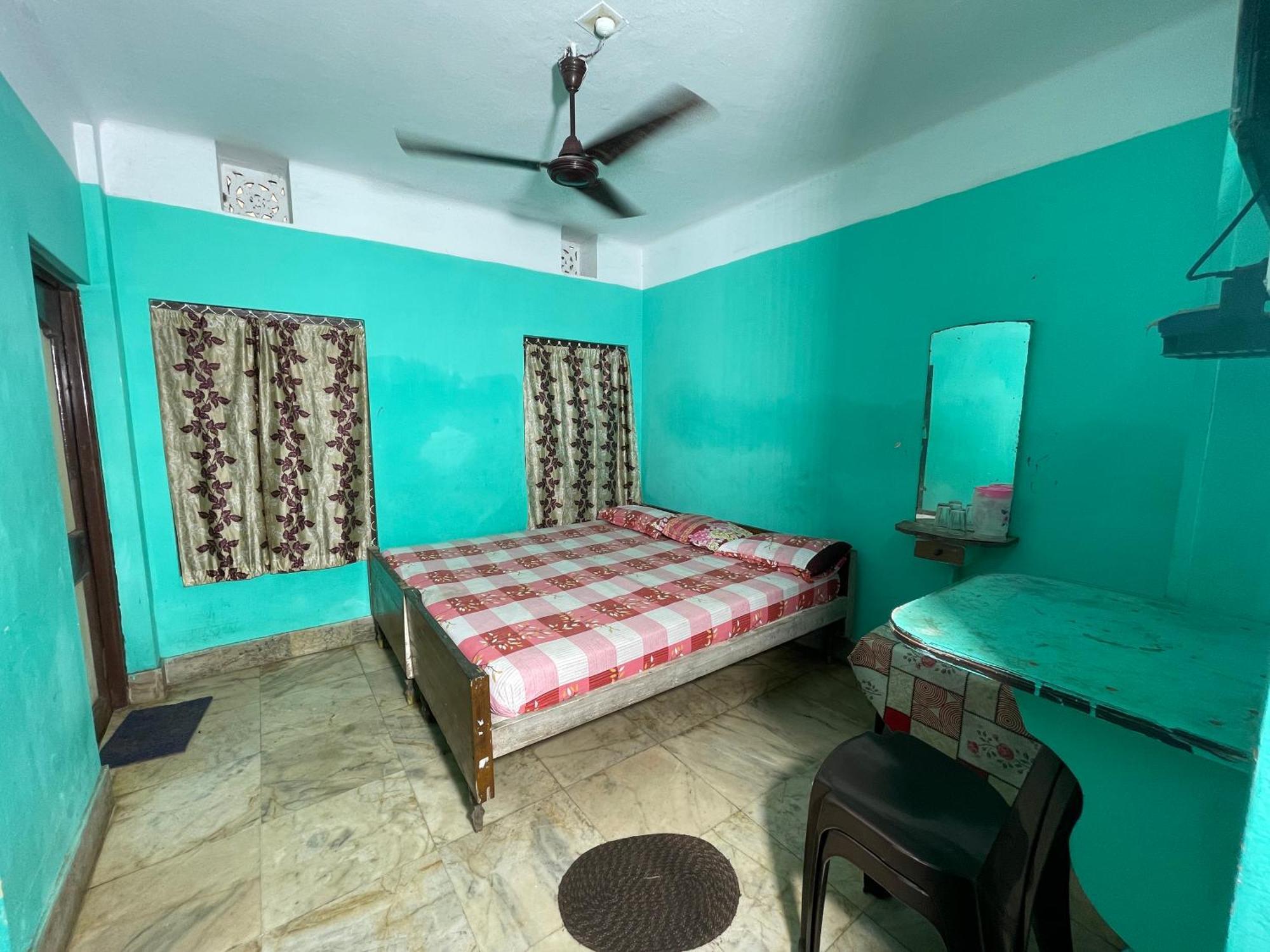 Hotel Radha Krishna Пури Екстериор снимка